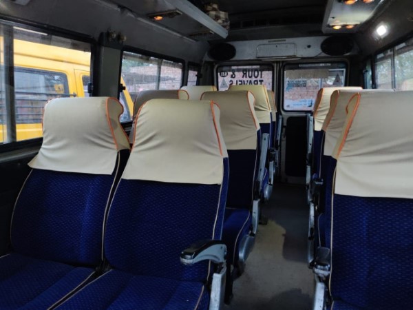  17 Seater Standard Tempo Traveller in Delhi